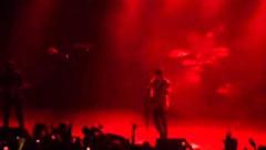 Arctic Monkeys - Do I Wanna Know? (Live Debut)