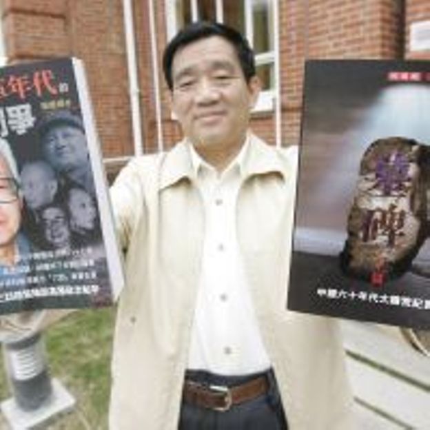 Le journaliste Yang Jisheng et son livre "Stèles"