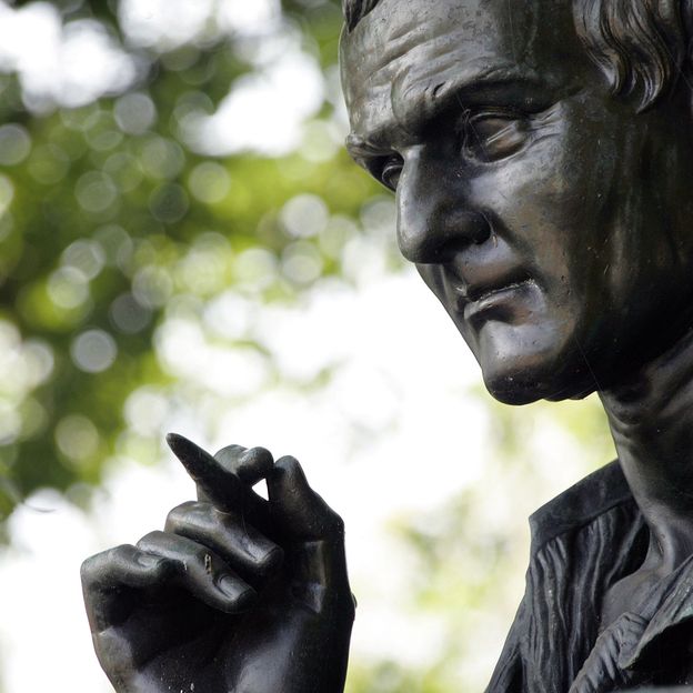 Statue de Jean-Jacques Rousseau sur l'île du même nom à Genève.