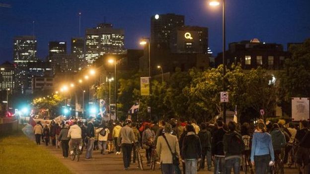 41e marche nocturne dans la joie et la bonne humeur à Montréal