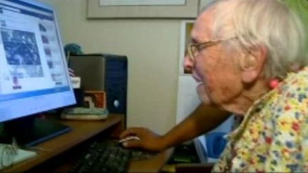 Florence Detlor est à 101 ans, la plus âgée des membres Facebook 