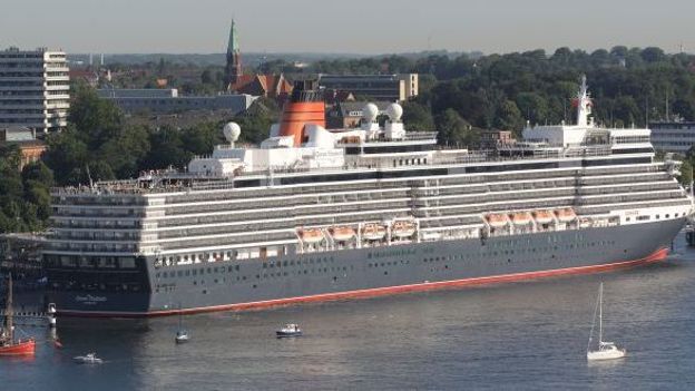 Le Queen Elizabeth à Kiel, en Allemagne