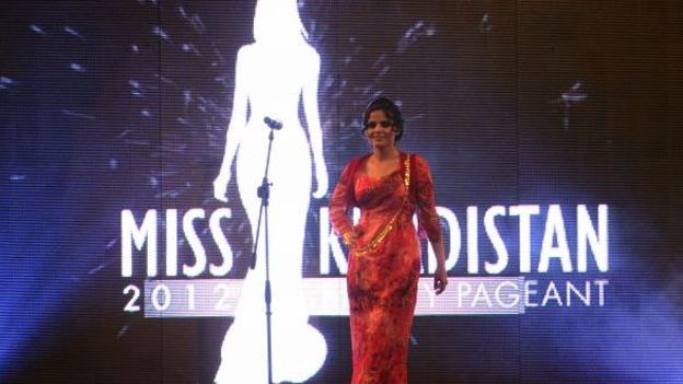 Une des concurrentes au titre de Miss Kurdistan 2012