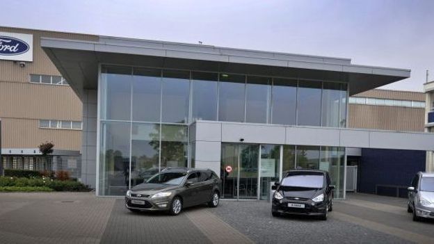 Les nouveaux modèles de Ford devant l'usine de Genk