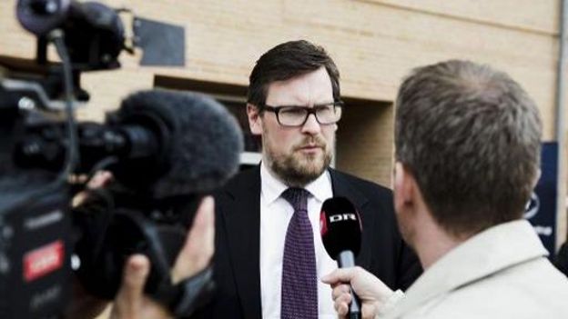Kaatre Traberg Schmidt, l'un des défenseurs des condamnés, à la sortie du Tribunal de Glostrup Kaatre Traberg Schmidt, l'un des défenseurs des condamnés, à la sortie du Tribunal de Glostrup