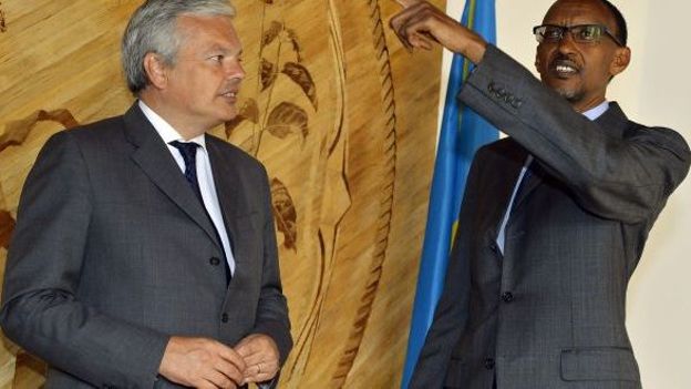 Didier Reyners en compagnie du président rwandais Paul Kagame 