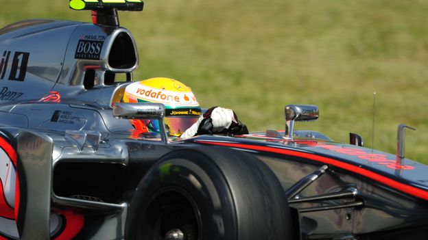 Lewis Hamilton déclassé, Maldonado en pole position