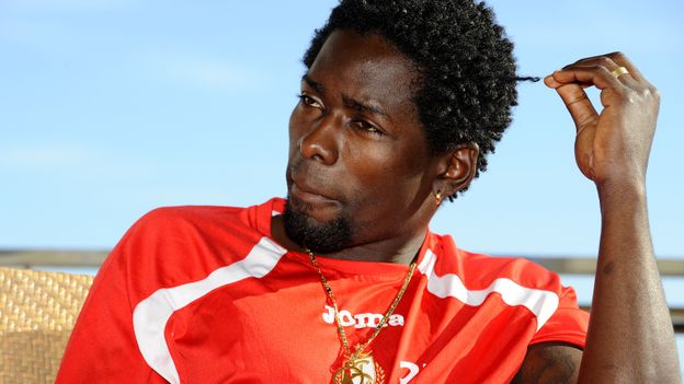 Kanu, lui aussi, sur le départ Kanu, lui aussi, sur le départ