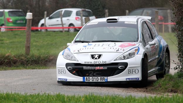 Lyon-Charbonnières : Loix leader en S2000