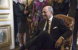 Le ministre français des Affaires étrangères Laurent Fabius à Paris le 7 mars 2015 lors d'une rencontre avec le secrétaire d'Etat américain John Kerry