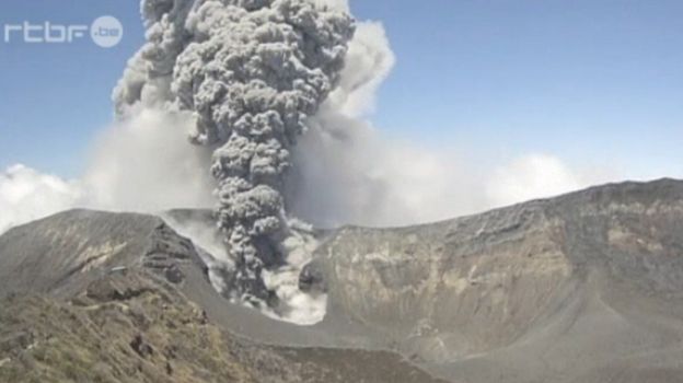 Costa Rica: le volcan Turrialba est entré en éruption (vidéo)