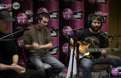 The Moon Invaders en live