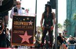 Slash recevant son étoile sur le Walk of Fame à Hollywood