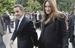 123 Un scandale international autour de Carla Bruni pourrait gêner l'Elysée