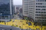 123 Bruxelles: peinte en jaune, la place Madou est rendue aux piétons