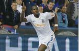 QPR suit Hyland et Claasen