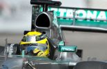 Mercedes verrouille la première ligne