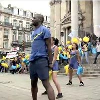 Flashmob "Go Elio Go" face à la Bourse.