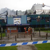 Le centre sportif de Jette complètement détruit par les flammes