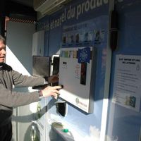 90% des consommateurs préfèrent la grande surface au distributeur de lait.