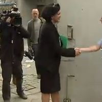 Visite d'Annemie Turtelboom en prison: plus de centres ouverts et des chiens antidrogue