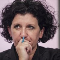 La ministre Annemie Turtelboom envisage d'installer à Anvers une plate-forme flottante pour accueillir des détenus, 