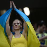Euro 2012 : le spectacle est aussi en tribune