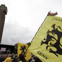 Les drapeaux flamands au pèlerinage de l'Yser, en 2011