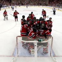 Les joueurs de New Jesrey ne se sont pas trompés en félicitant leur gardien Martin Brodeur auteur d'un match exceptionnel