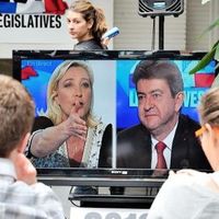 Marine Le Pen et Jean-Luc Mélenchon lors d'un débat télévisé