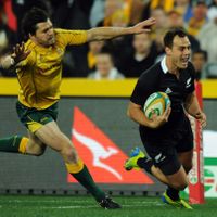 Israel Dagg (en noir) plonge dans l'en-but pour inscrire un de ces deux essais 