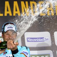 Tom Boonen fait péter le champagne