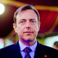 Bart De Wever lance l'idée d'un "sommet" contre la radicalisation Bart De Wever lance l'idée d'un "sommet" contre la radicalisation
