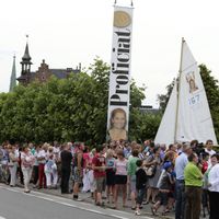 Van Acker accueillie en héroïne