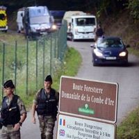 Les quatre corps de la tuerie sont emmenés de Chevaline, dans les Alpes françaises, le 6 septembre 2012